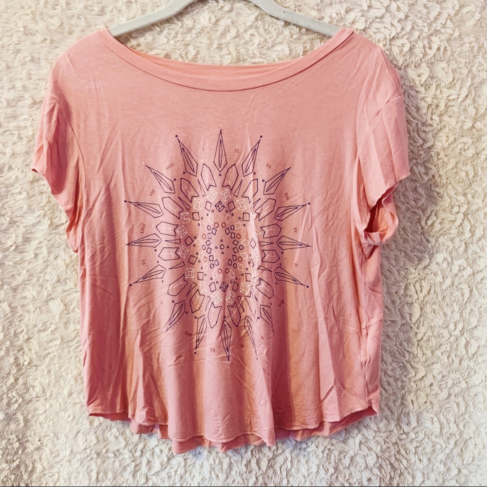 🥳🥳SOLD🥳🥳AE Soft & Sexy Motif Tee NWOT - XS